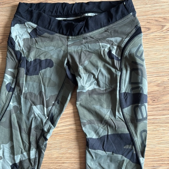 Better bodies green camo leggings size small - Picture 6 of 10